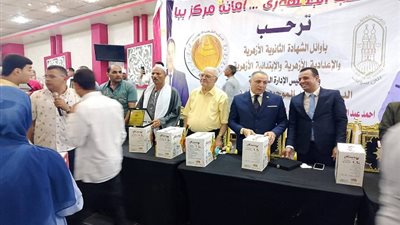 الشعب الجمهورى :تكريم 750 من المعلمين والطلاب والعاملين