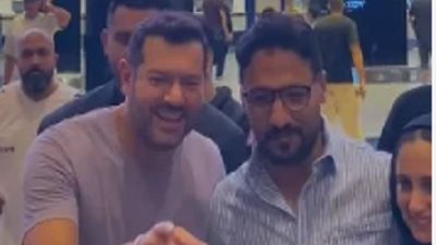 عمرو يوسف يحتفل بنجاح دوريش مع جمهوره فى السينمات