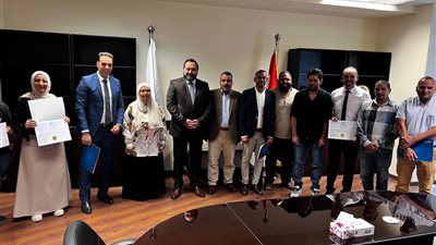 شهدات تقدير للمتميزين بأكاديمية مصر للطيران للتدريب