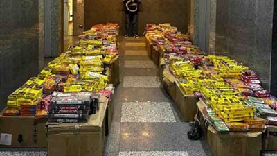 ضبط شخص بحوزته مليون و200 ألف قطعة ألعاب نارية بالقاهرة