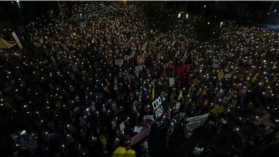 الشارع يضغط على نتنياهو.. وجانتس يقترح 