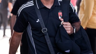 وصول حافلة الاهلي لملعب استاد المحلة