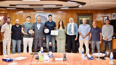 سبورتنج يكرم ثنائي منتخب اليد حمزة وليد وأحمد حلمي