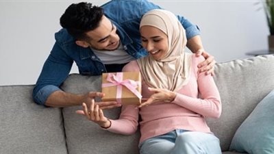 النفقة..الهدية..الفُسحة..حق للزوجة أم رفاهية؟