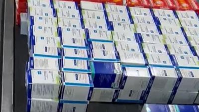 جمارك مطار القاهرة تضبط راكب حاول تهريب ٢٢٤٠٠ كبسول مخدر