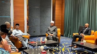 المفتي يلتقي وزير الشؤون الدينية بماليزيا لبحث تعزيز التعاون