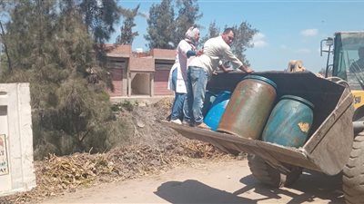 ضبط كميات كبيرة من الأسماك غير صالحه للاستهلاك الادمى بمركز مطوبس