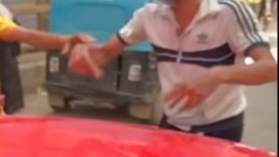 ضبط سائق توك توك لتهديد شخص بإحراق سيارته بالقليوبية .. فيديو