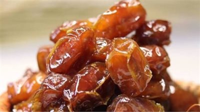 من البلح للحشو.. خطوات سهلة لعمل عجوة بيتي طبيعية