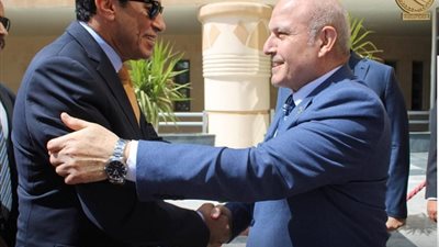 وزير الرياضة يهنئ رئيس هيئة النيابة الإدارية بمنصبه الرفيع