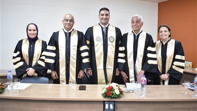 مجلس إدارة المصري يهنئ عضو المجلس بحصوله على درجة الدكتوراه