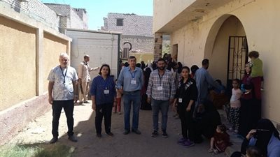قافلة حياة كريمةتقدم الخدمات الطبية في قرية نزلة اسطال