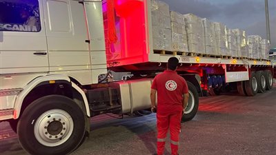 نهر العطاء يتدفق.. الهلال الأحمر المصري يرسل 2800 طن مساعدات لأهالي غزة