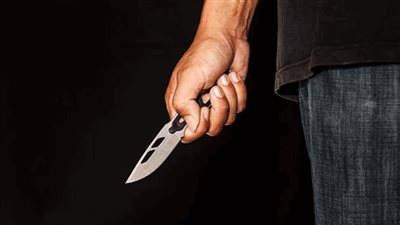 خرج من إحدى المصحات ليقتل أمه ويطعن أباه وشقيقته بمدينة رأس غارب