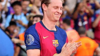 برشلونة يعلن إصابة الهولندي دي يونج