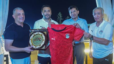 وزير الرياضة ومحافظ الإسماعيلية يدعمان منتخب مصر الثاني .. صور