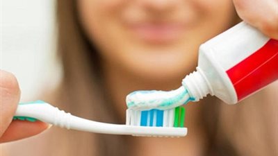 تعرف على الكمية الصحيحة لمعجون الأسنان المناسبة لتنظيف مثالي