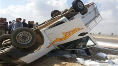 إصابة 6 إثر انقلاب سيارة ربع نقل أعلى طريق إسكندرية الصحراوى