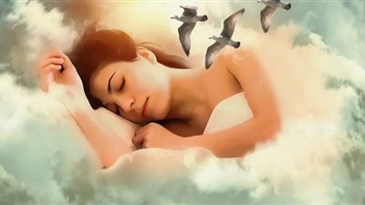 أحلام واضحة بعد القهوة .. العلاقة الخفية بين الكافيين ومرحلة REM