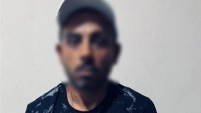 ضبط عاطل ارتكب أفعالاخادشة للحياء اثناء إستقلاله سيارة ميكروباص