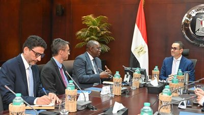 وزير الاستثمار يستعرض مشروعات التعاون مع البنك الدولي والتمويل الدولية