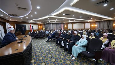 وكيل الأزهر يكرم أوائل الثانوية الأزهرية