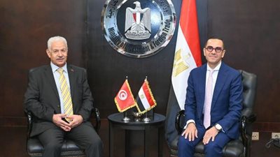 وزير الاستثمار يستقبل نظيره التونسي لبحث سبل تعزيز التعاون