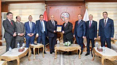 رئيس نادي القضاة يهنئ المستشار الشناوي بتوليه رئاسة النيابة الإدارية