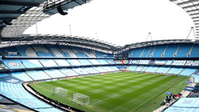 ملعب الاتحاد يحتضن قمة المان سيتي ضد مانشستر يونايتد