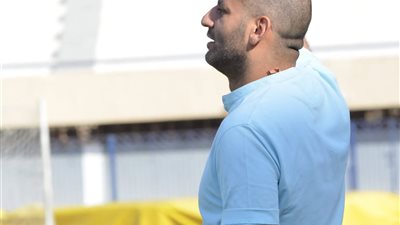 امير عزمي يقدم باستقالته من تدريب اسوان بعد التعادل مع الاتصالات