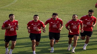 21 لاعبا في قائمة الأهلي لمواجهة إنبي