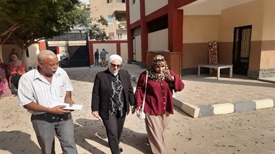 جولات ميدانية مكثفة لمدير تعليم القاهرة في إدارتي السلام والنزهة