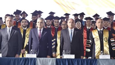 محافظ الاسماعيلية يشهد حفل تخرج طلاب الأكاديمية العربية للعلوم