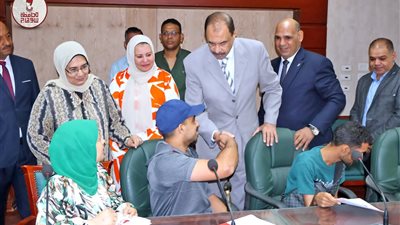 محافظ سوهاج يشهد ورشة عمل تعزيز الوعي لدى الأشخاص ذوي الإعاقة