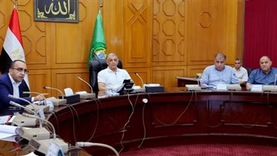 محافظ الإسماعيلية يستعرض ملفات التقنين والتصالح