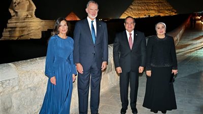 المتحدث الرئاسي ينشر صور مأدبة عشاء أقامها الرئيس السيسي وقرينته لملك وملكة إسبانيا بمنطقة الهرم