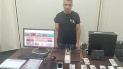 ضبط مسؤول عن بث مصنفات مقرصنة عبر 25 موقعاً إلكترونياً بالشرقية