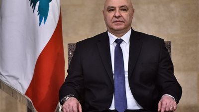 رئيس لبنان يبحث مع رئيس الحكومة الاعتداءات الإسرائيلية