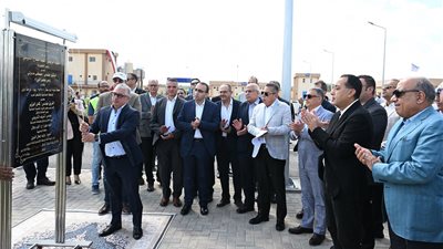 رئيس الوزراء يفتتح محطة ومأخذ المياه بالقنطرة غرب الصناعية