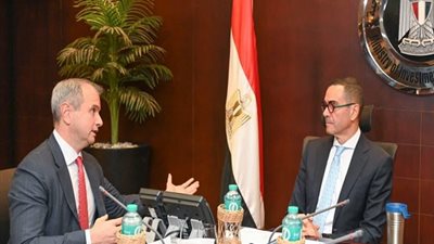وزير الاستثمار والتجارة الخارجية يلتقى مؤسس شركة الكازار للطاقة