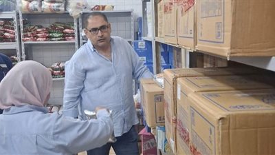 إعدام أكثر من 6 أطنان أغذية ومشروبات غير صالحة بشرم الشيخ