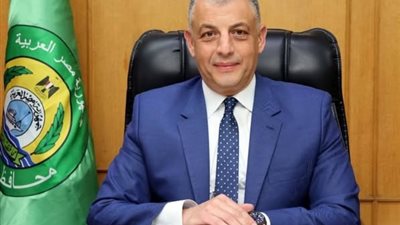 أكرم جلال يهنئ محافظ السويس بحصوله على الدكتوراة في الاقتصاد