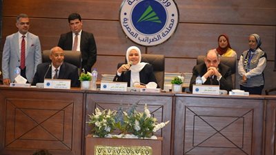 عبد العال: الأم المصرية قدوة في التضحية والكفاح من أجل أسرتها