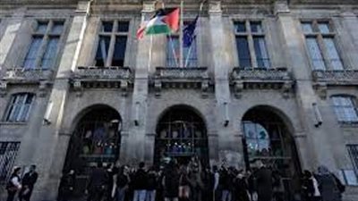 رفع العلم الفلسطيني فوق 21 مبنى بلدية في فرنسا