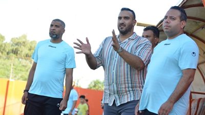 مانجا يقود الاتصالات خلفا لمشهور