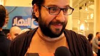 أحمد أمين: الضحك لغة الصدق للتواصل