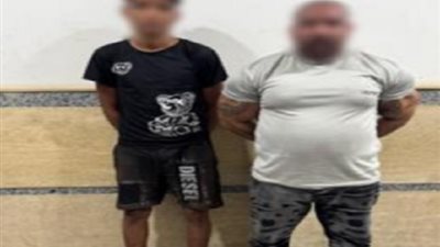ملابسات تقييد أب لنجله بسلسلة حديدية لمنعه من تعاطى المواد المخدر