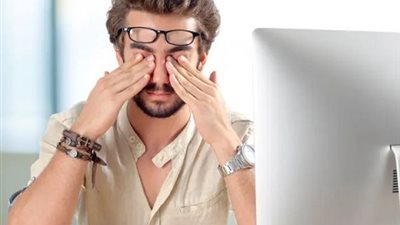 نصائح طبية للحفاظ على صحة العين أثناء استخدام الأجهزة الإلكترونية