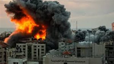إعلام إسرائيلي: إصابات جراء انفجار سيارة في تل أبيب