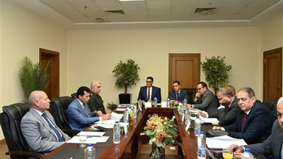 وزير الشباب يجتمع مجلس إدارة هيئة استاد القاهرة الدولي